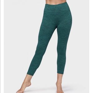 Essential legging by manduka